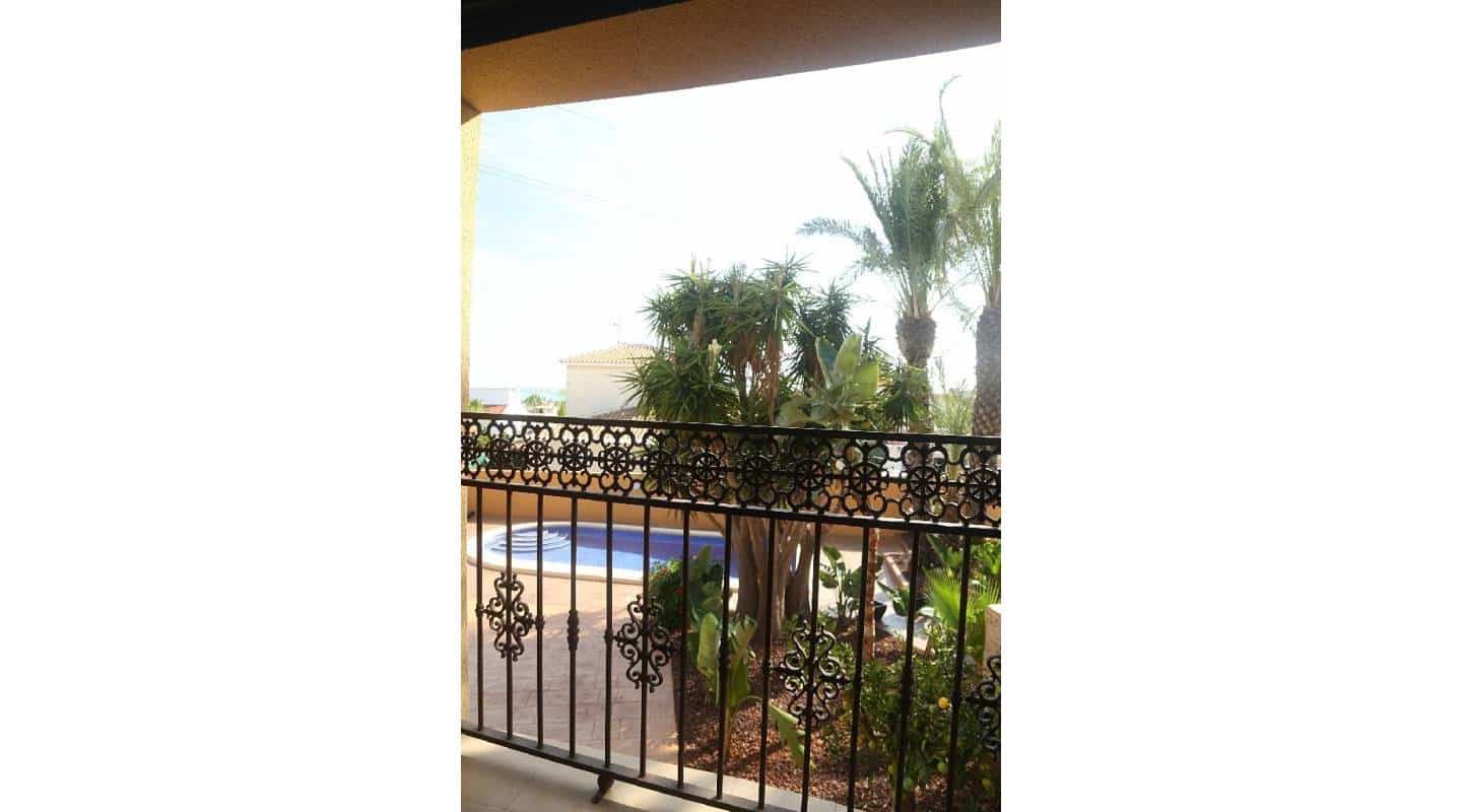 4 soveværelse Villa til salg i Ciudad Quesada med swimmingpool - € 895.000 (Ref: 8188934)