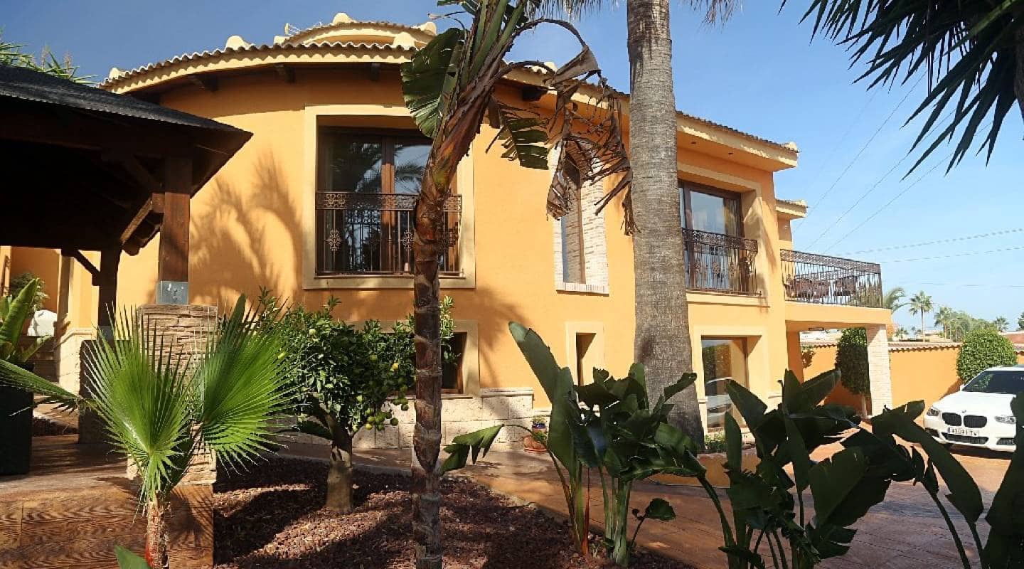 4 soveværelse Villa til salg i Ciudad Quesada med swimmingpool - € 895.000 (Ref: 8188934)