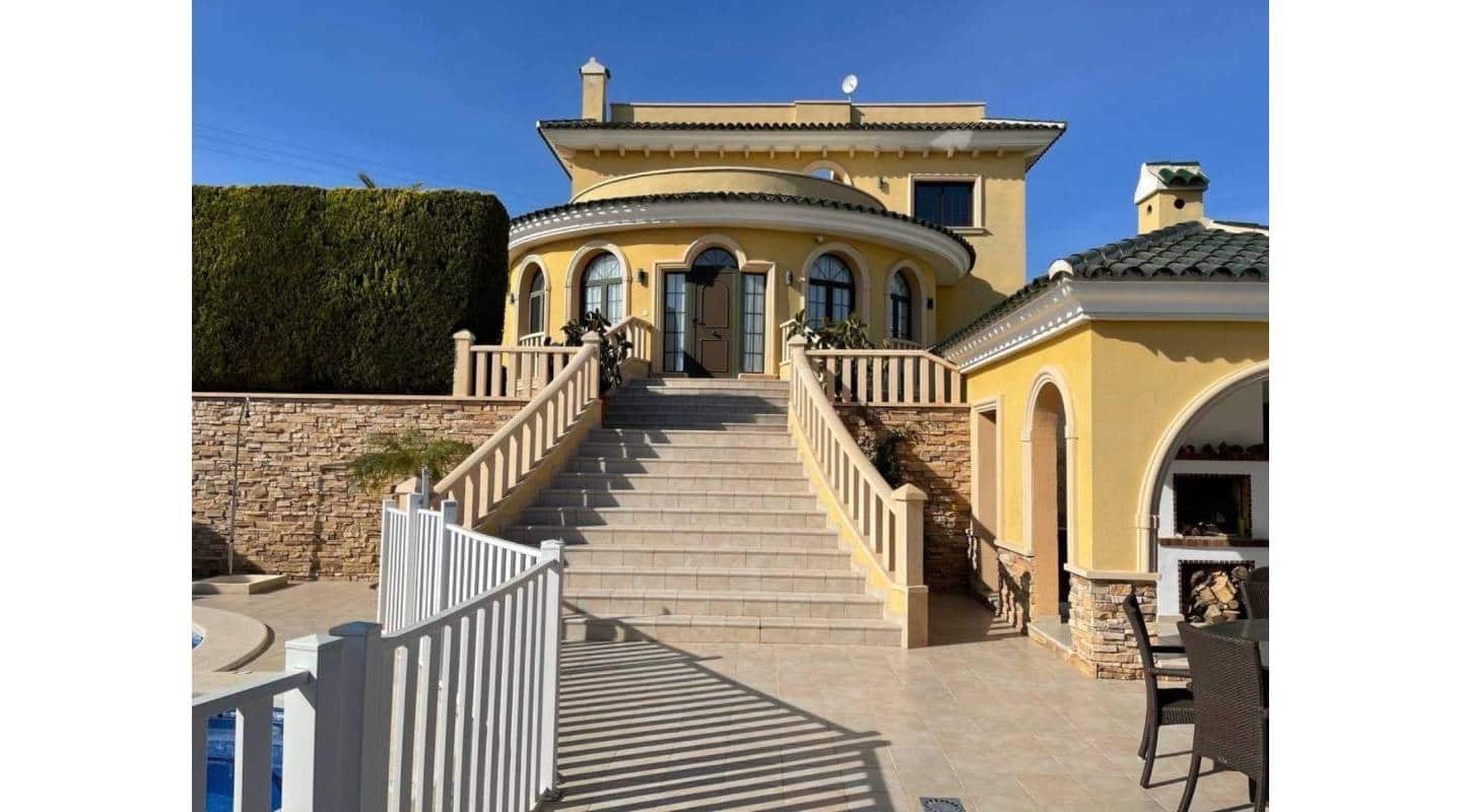 4 bedroom Villa for sale in Ciudad Quesada with pool - € 950,000 (Ref: 8317311)