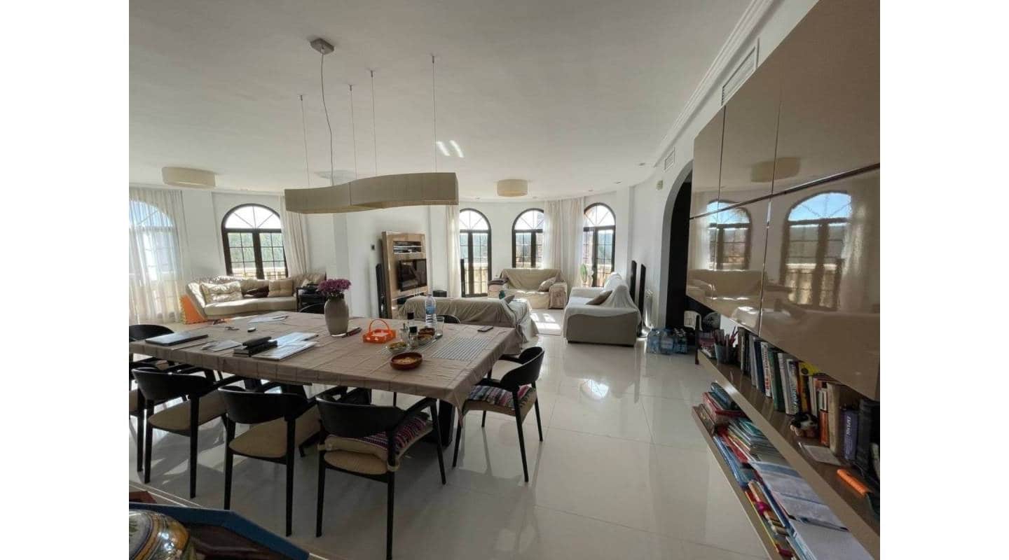 4 bedroom Villa for sale in Ciudad Quesada with pool - € 950,000 (Ref: 8317311)