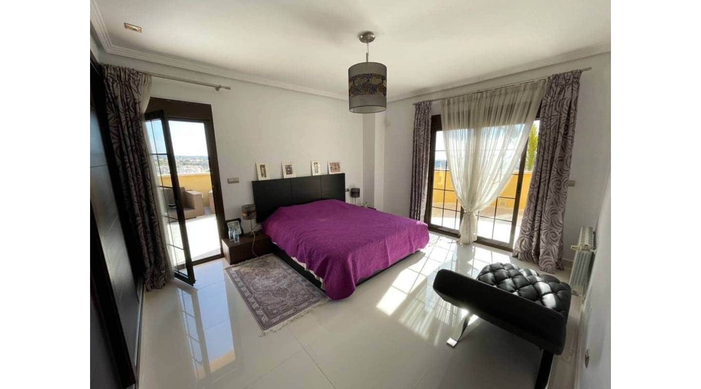 4 bedroom Villa for sale in Ciudad Quesada with pool - € 950,000 (Ref: 8317311)