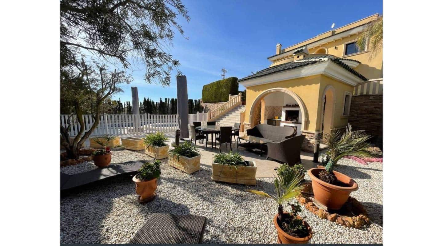 4 bedroom Villa for sale in Ciudad Quesada with pool - € 950,000 (Ref: 8317311)