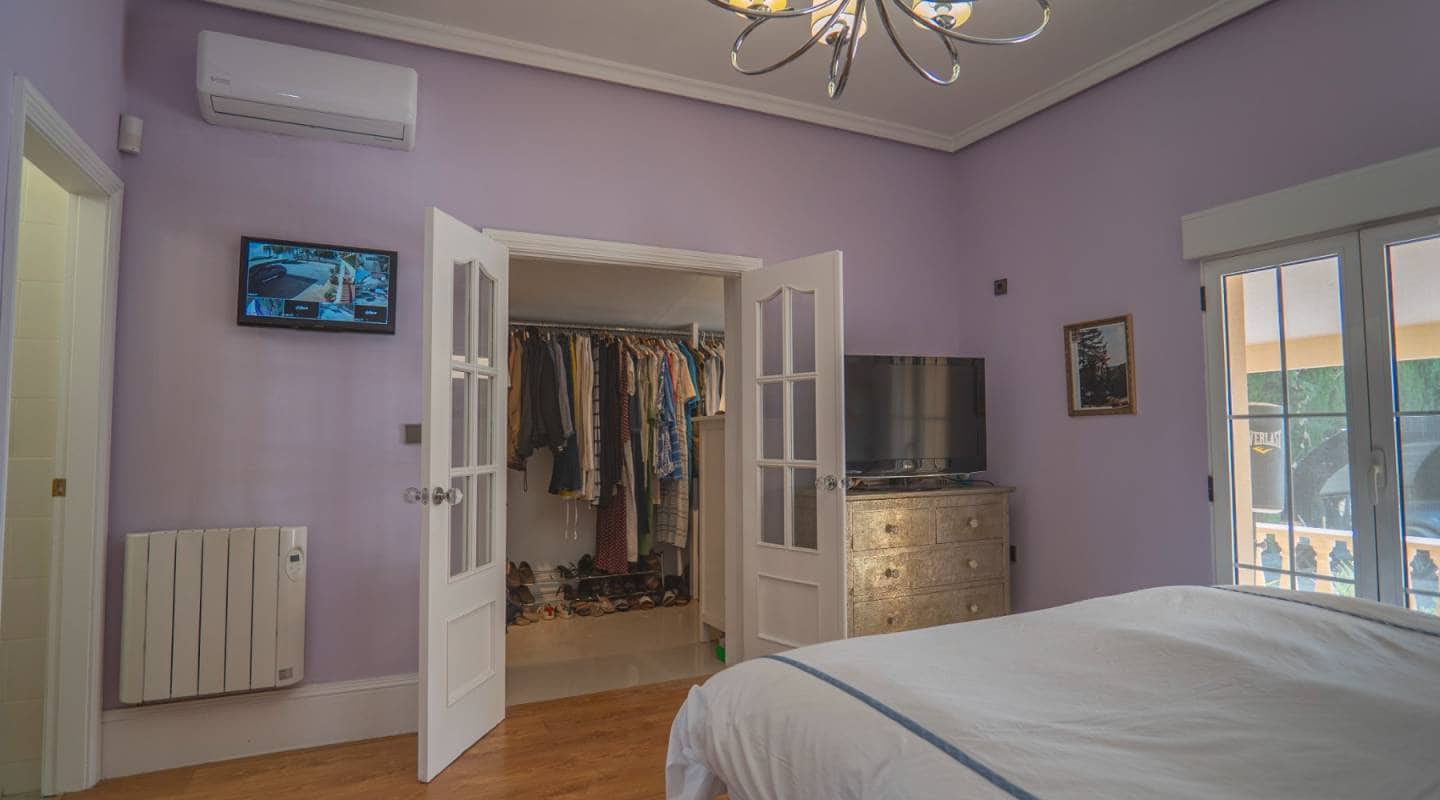 6 chambre Villa/Maison à vendre à Heredades avec piscine - 650 000 € (Ref: 8404323)