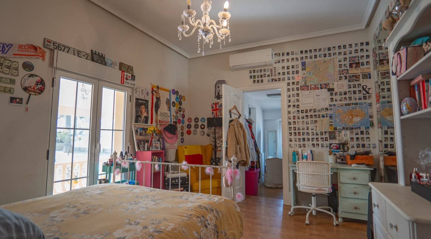 6 chambre Villa/Maison à vendre à Heredades avec piscine - 650 000 € (Ref: 8404323)