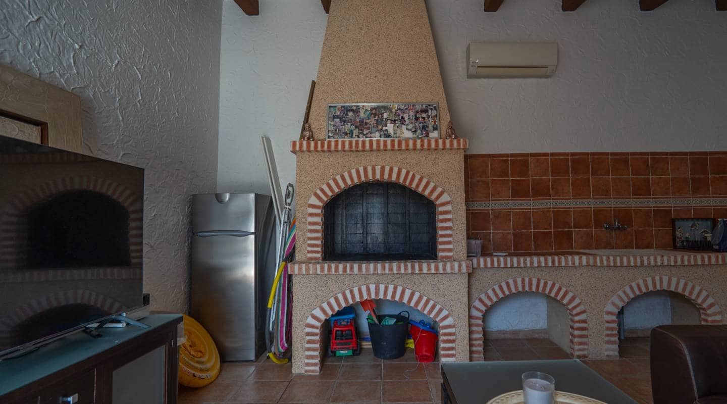 6 chambre Villa/Maison à vendre à Heredades avec piscine - 650 000 € (Ref: 8404323)