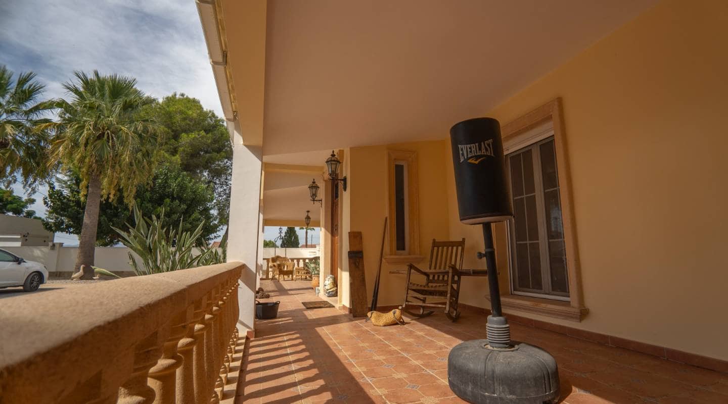 6 chambre Villa/Maison à vendre à Heredades avec piscine - 650 000 € (Ref: 8404323)