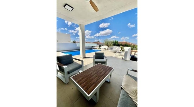 3 Zimmer Villa zu verkaufen in Benijófar mit Pool - 478.732 € (Ref: 8649118)