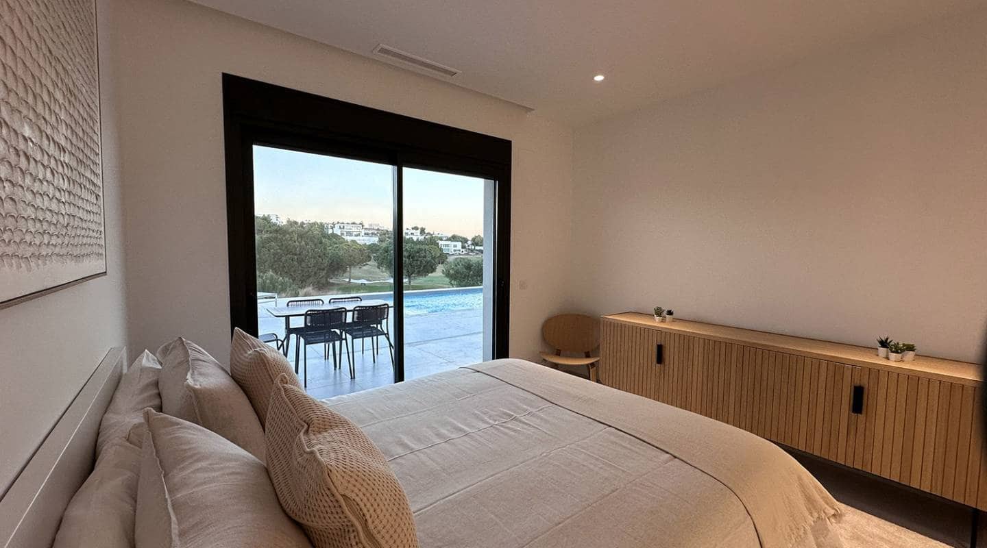 3 quarto Moradia para venda em Las Colinas Golf com piscina - 1 295 000 € (Ref: 8671265)