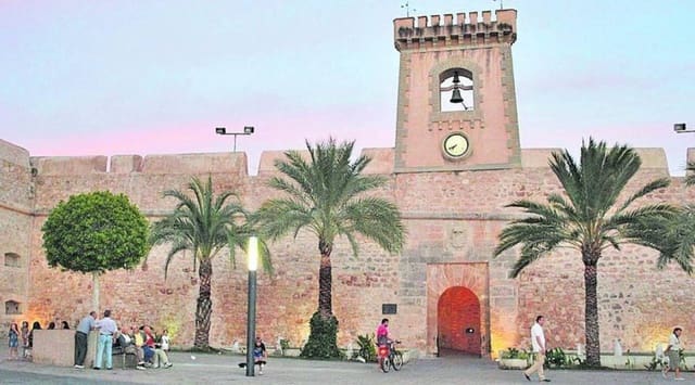 2 soveværelse Lejlighed til salg i Playa Tamarit - Playa Lissa, Santa Pola med swimmingpool - € 420.000 (Ref: 8671363)