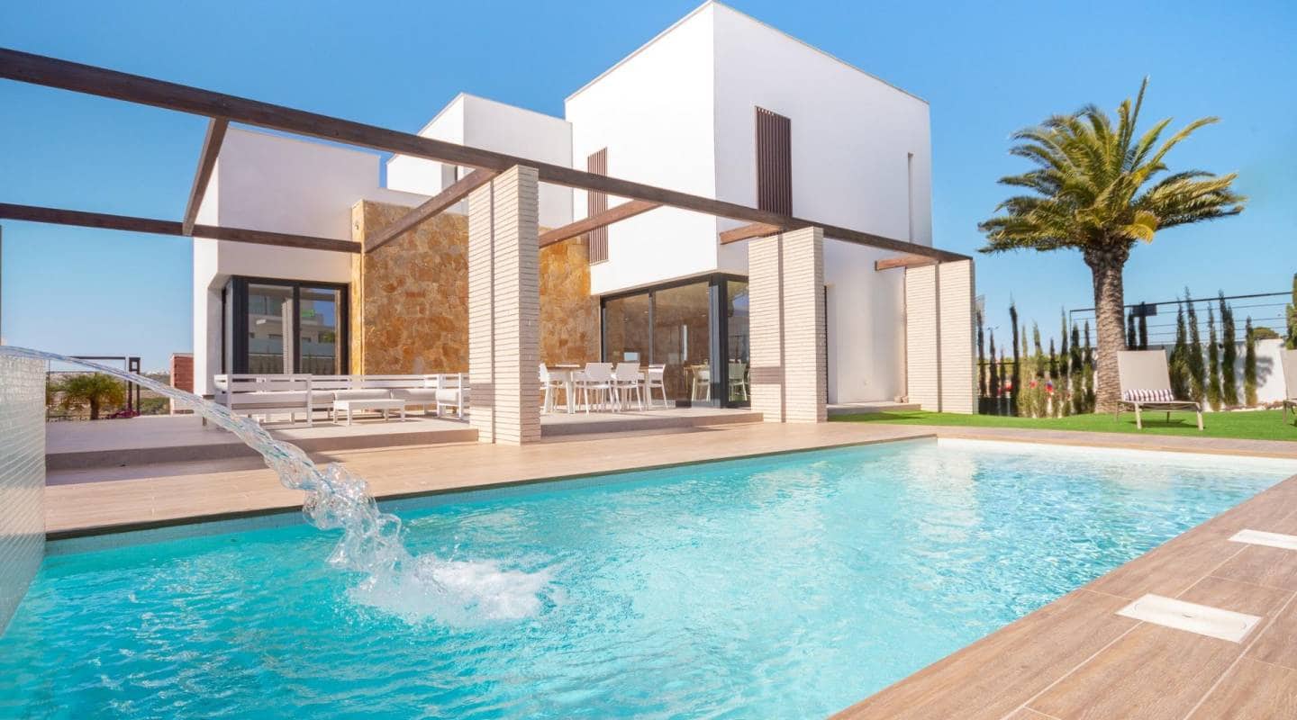 4 soveværelse Villa til salg i Campoamor med swimmingpool - € 1.160.000 (Ref: 8671369)