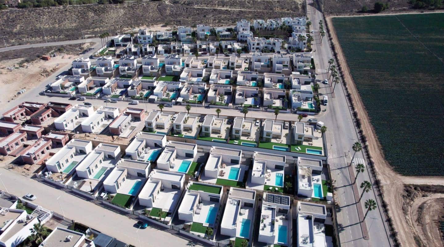 Chalet de 3 habitaciones en Algorfa en venta con piscina - 478.000 € (Ref: 8690115)