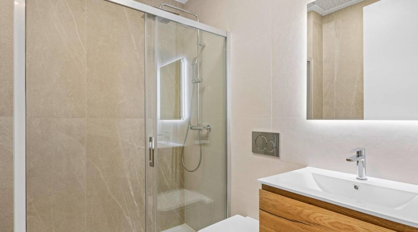 3 bedroom Apartment for sale in Benijofar with pool - € 328,000 (Ref: 8690635)