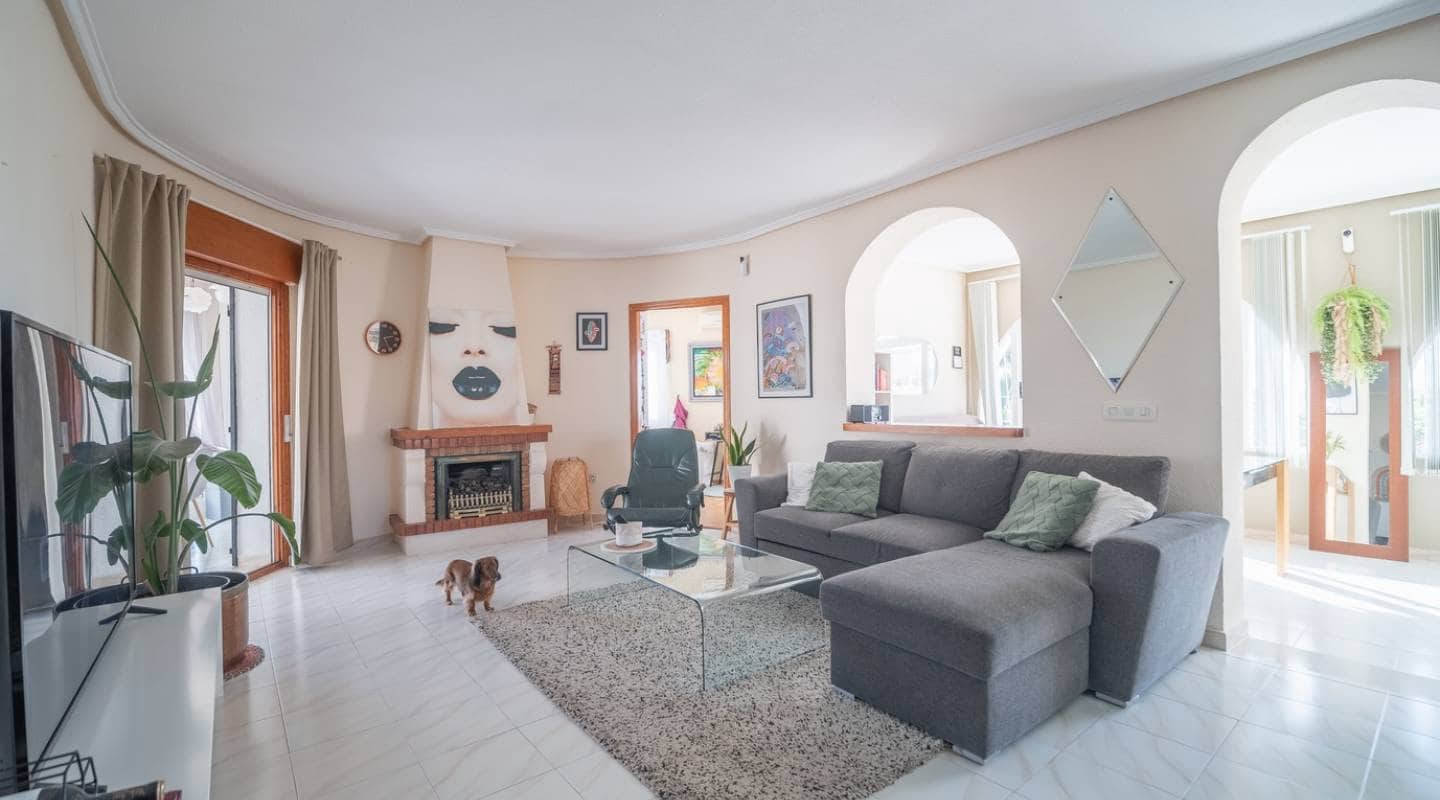 4 bedroom Villa for sale in Ciudad Quesada with pool - € 530,000 (Ref: 9014611)