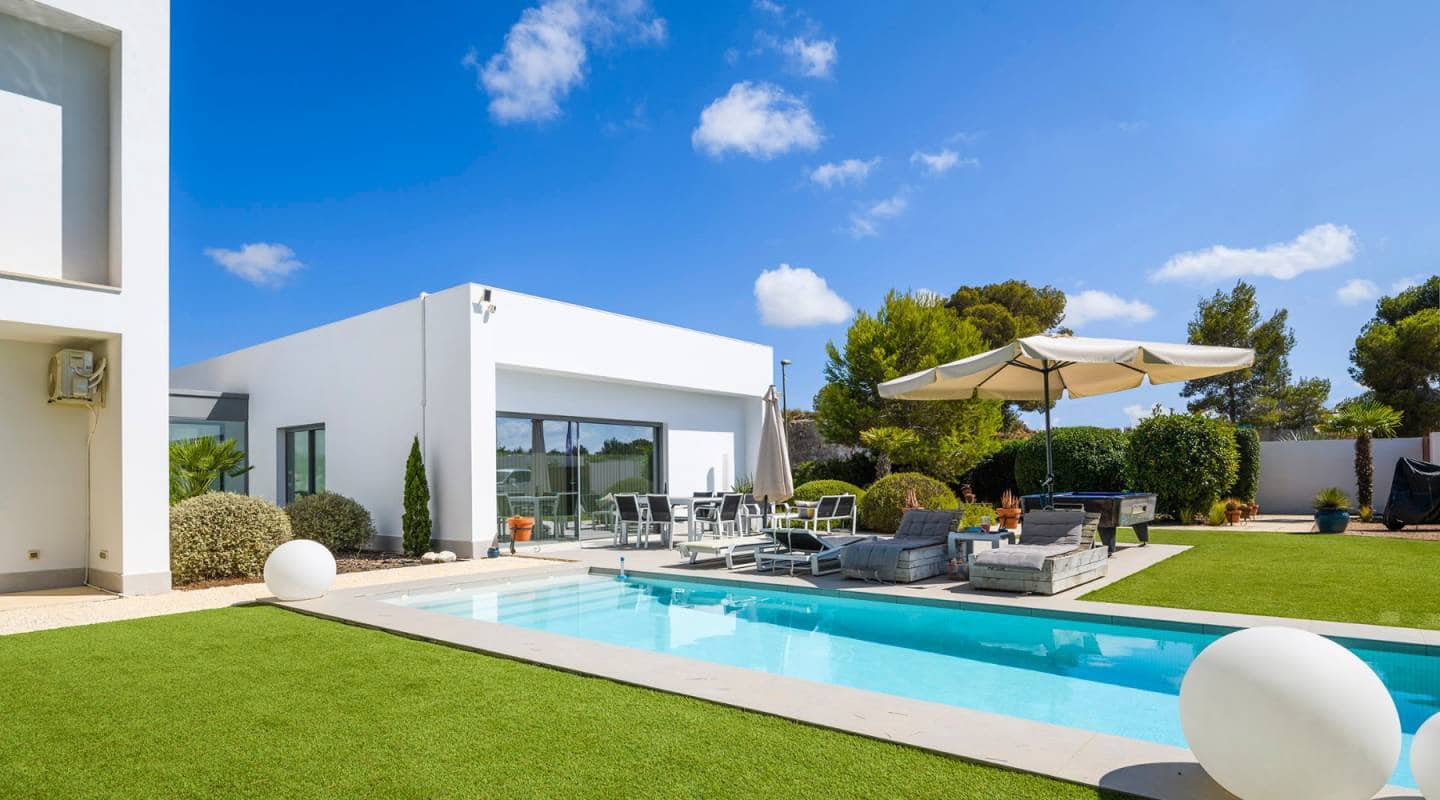 4 bedroom Villa for sale in Las Colinas Golf with pool - € 1,580,000 (Ref: 9109165)