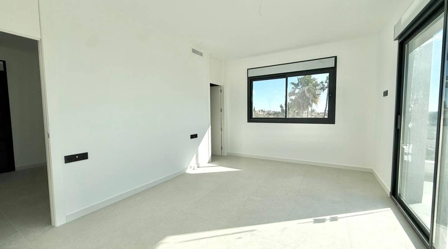 4 bedroom Villa for sale in Ciudad Quesada with pool - € 879,000 (Ref: 9109169)