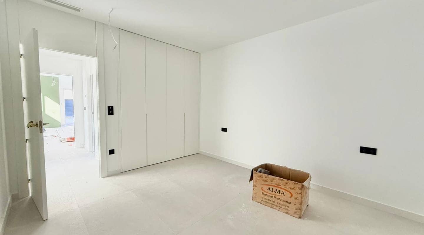 4 bedroom Villa for sale in Ciudad Quesada with pool - € 879,000 (Ref: 9109169)