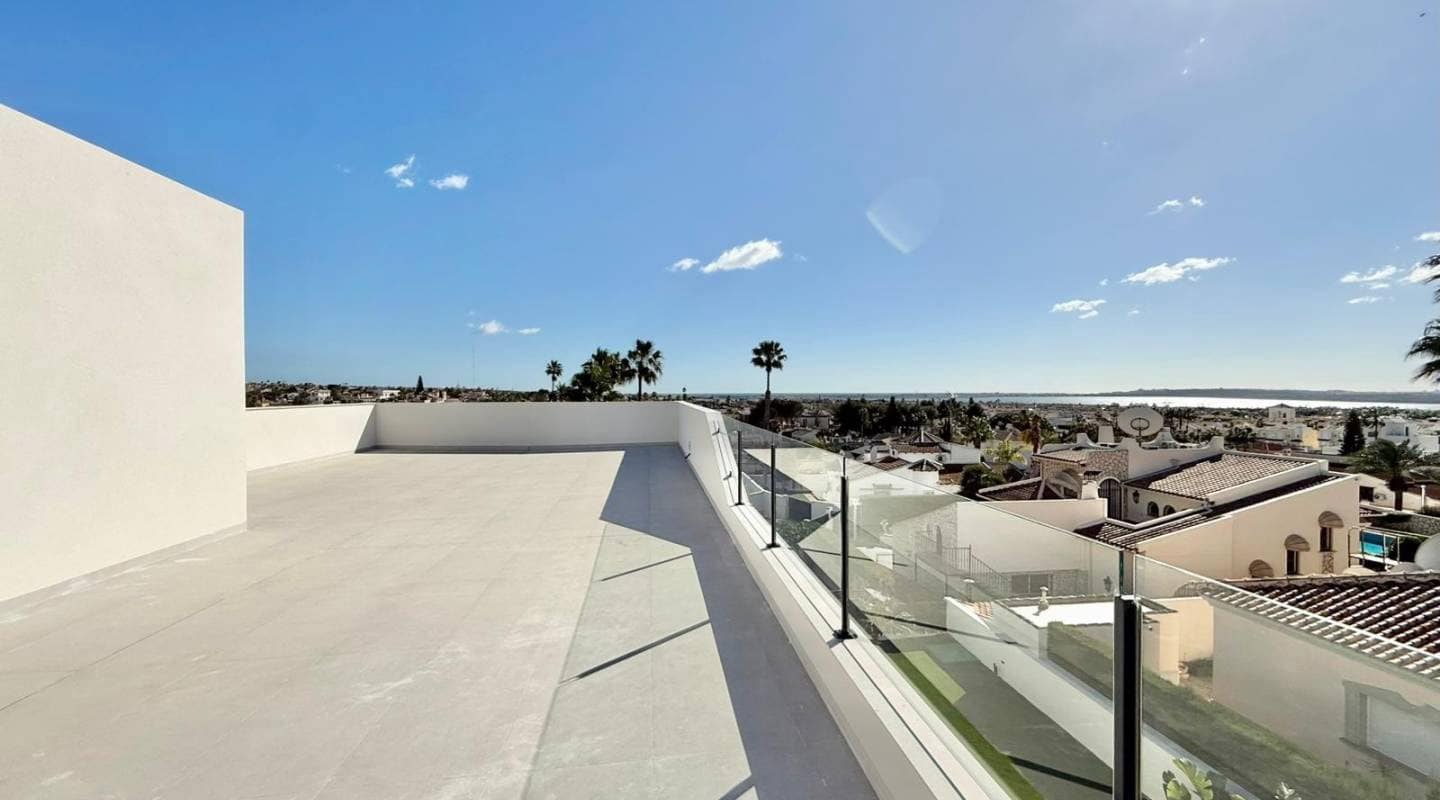 4 bedroom Villa for sale in Ciudad Quesada with pool - € 879,000 (Ref: 9109169)