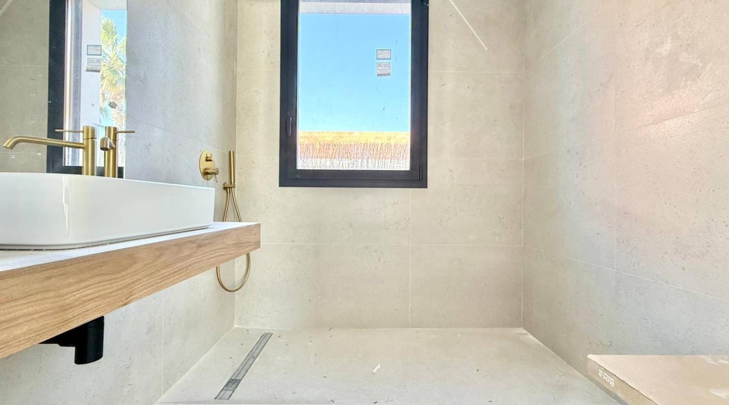 4 bedroom Villa for sale in Ciudad Quesada with pool - € 879,000 (Ref: 9109169)