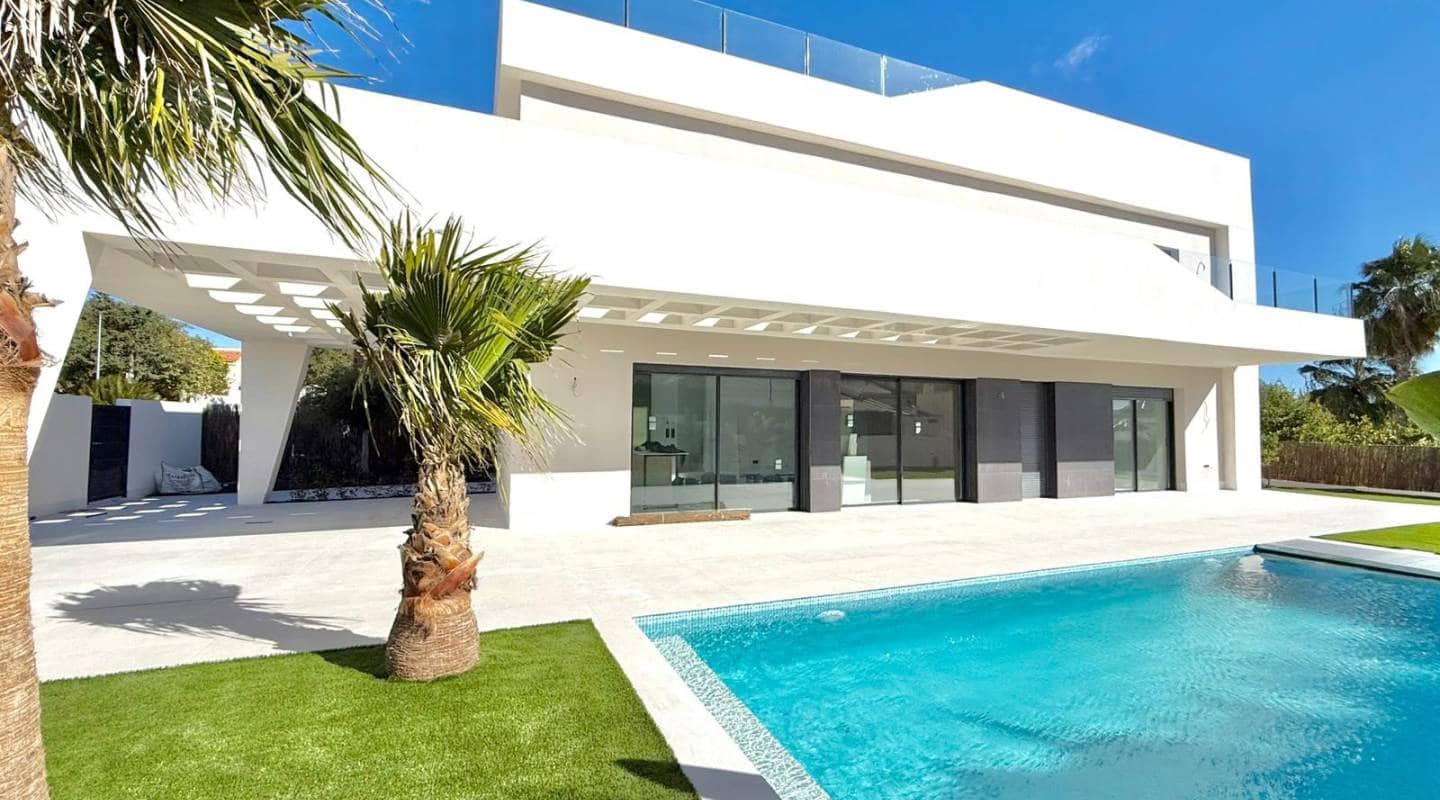 4 bedroom Villa for sale in Ciudad Quesada with pool - € 879,000 (Ref: 9109169)