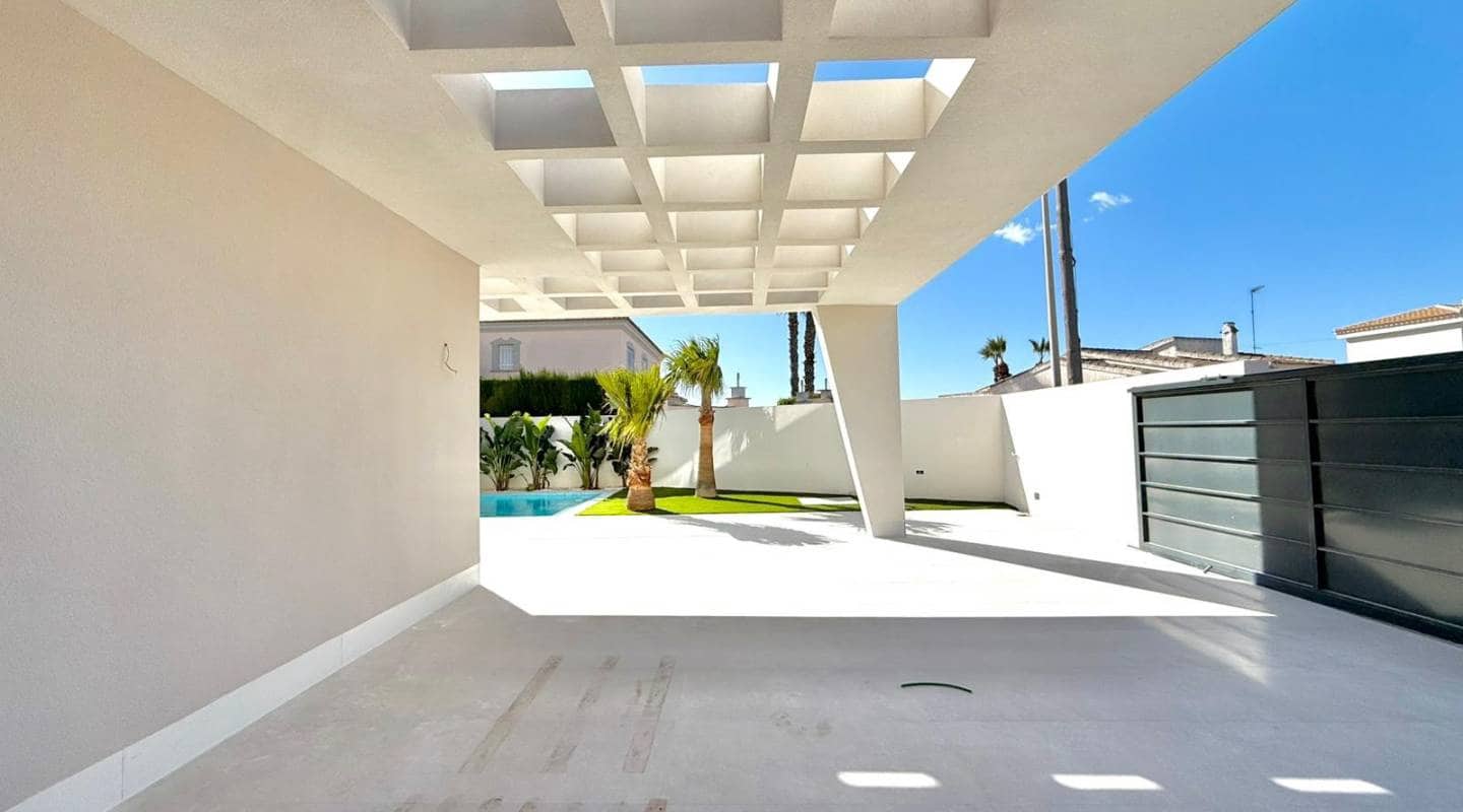 4 bedroom Villa for sale in Ciudad Quesada with pool - € 879,000 (Ref: 9109169)