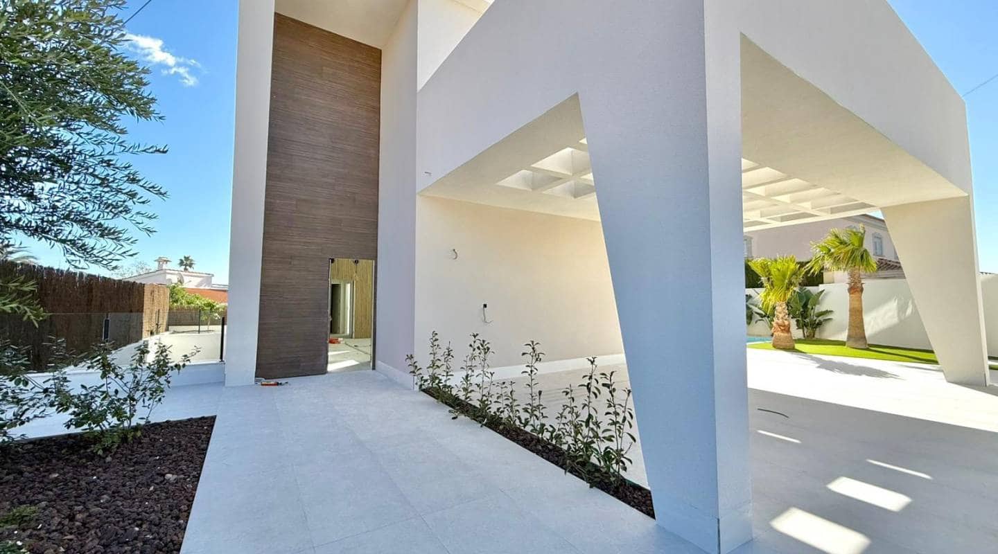 4 bedroom Villa for sale in Ciudad Quesada with pool - € 879,000 (Ref: 9109169)