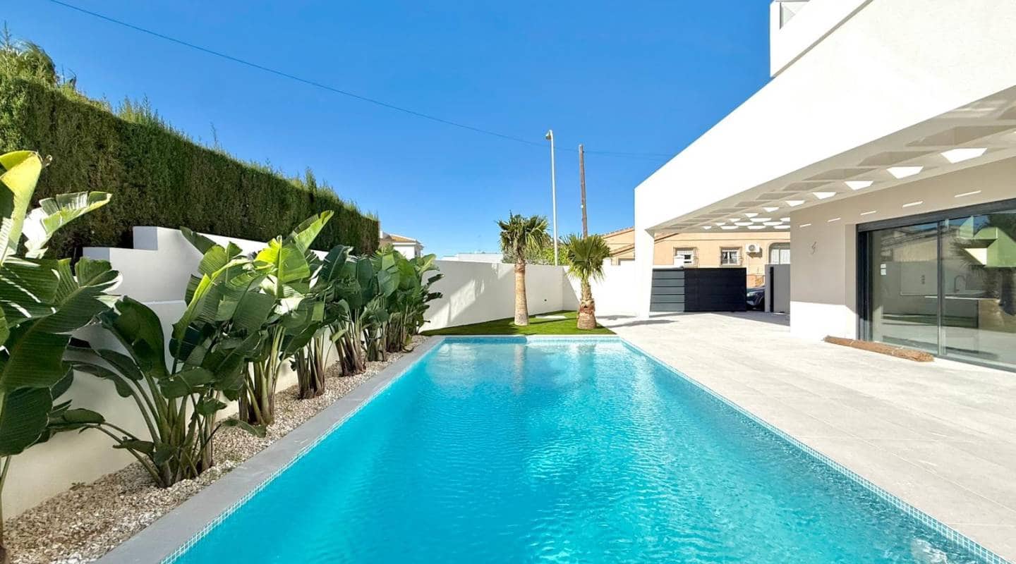 4 bedroom Villa for sale in Ciudad Quesada with pool - € 879,000 (Ref: 9109169)