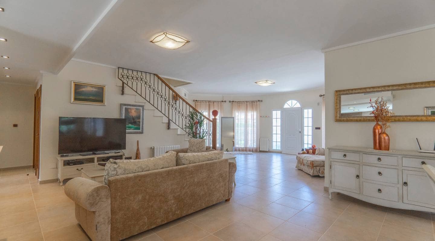 3 soveværelse Villa til salg i Dona Pepa med swimmingpool - € 749.000 (Ref: 9127403)