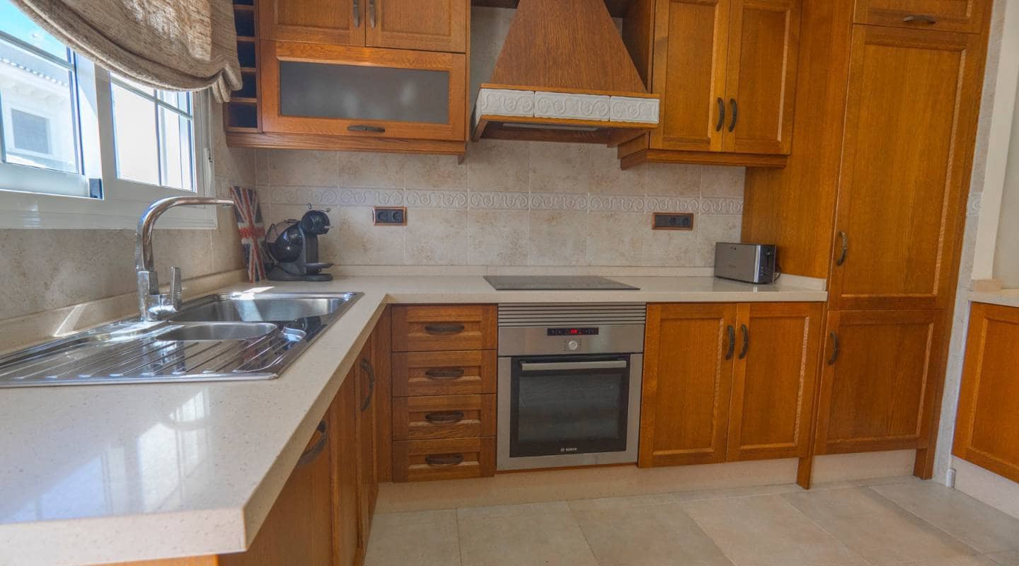 3 soveværelse Villa til salg i Dona Pepa med swimmingpool - € 749.000 (Ref: 9127403)