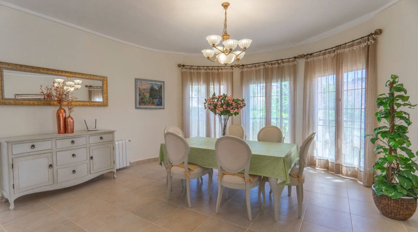 3 soveværelse Villa til salg i Dona Pepa med swimmingpool - € 749.000 (Ref: 9127403)