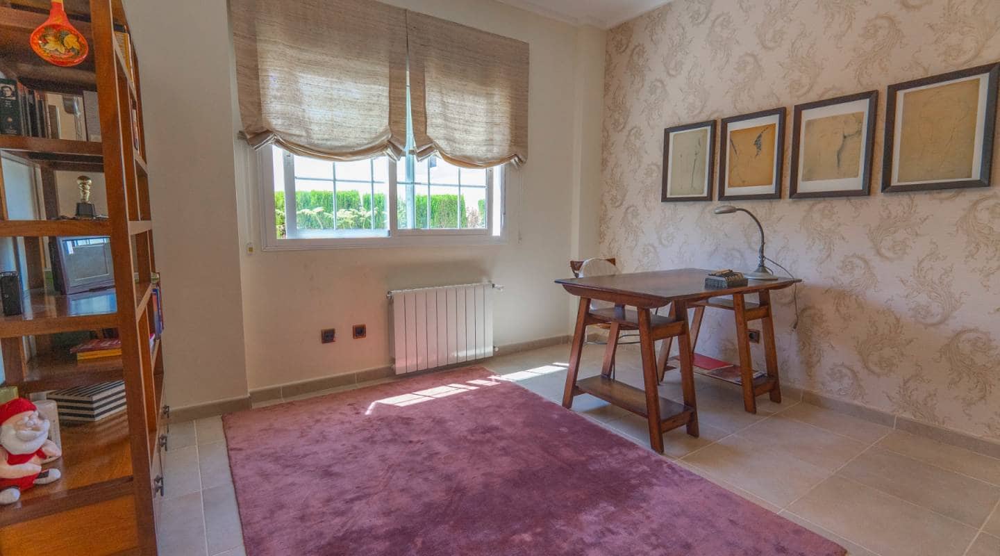 3 soveværelse Villa til salg i Dona Pepa med swimmingpool - € 749.000 (Ref: 9127403)