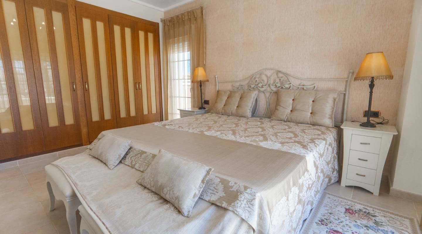 3 soveværelse Villa til salg i Dona Pepa med swimmingpool - € 749.000 (Ref: 9127403)