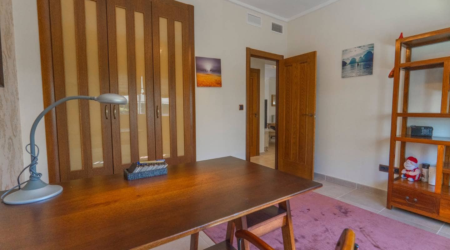 3 soveværelse Villa til salg i Dona Pepa med swimmingpool - € 749.000 (Ref: 9127403)