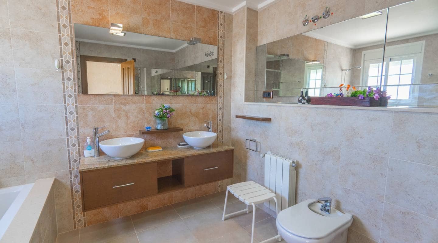 3 soveværelse Villa til salg i Dona Pepa med swimmingpool - € 749.000 (Ref: 9127403)