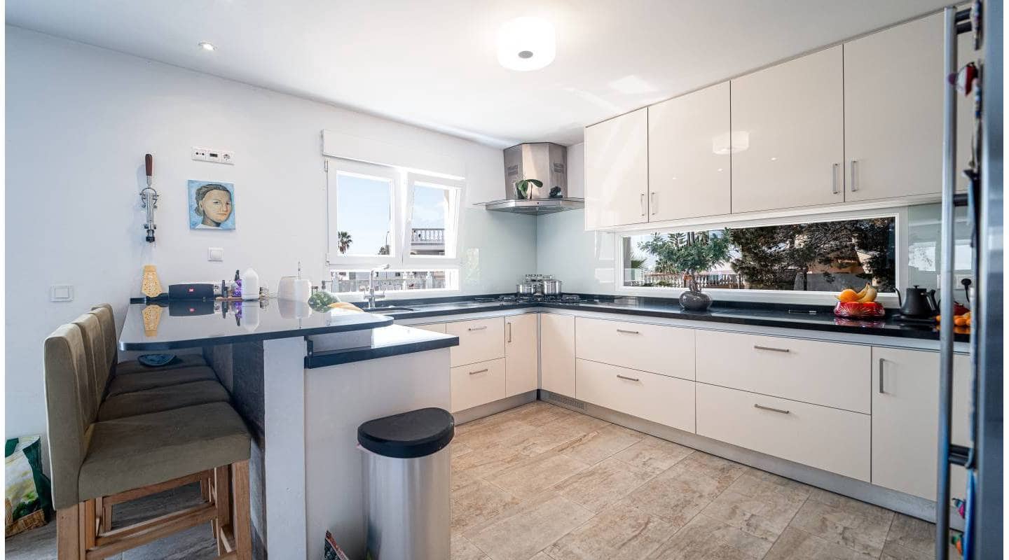 4 makuuhuone Huvila myytävänä paikassa Ciudad Quesada mukana uima-altaan - 549 950 € (Ref: 9127407)