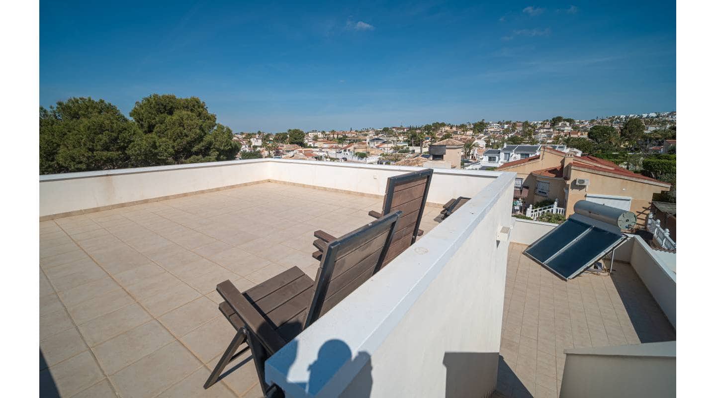 4 makuuhuone Huvila myytävänä paikassa Ciudad Quesada mukana uima-altaan - 549 950 € (Ref: 9127407)