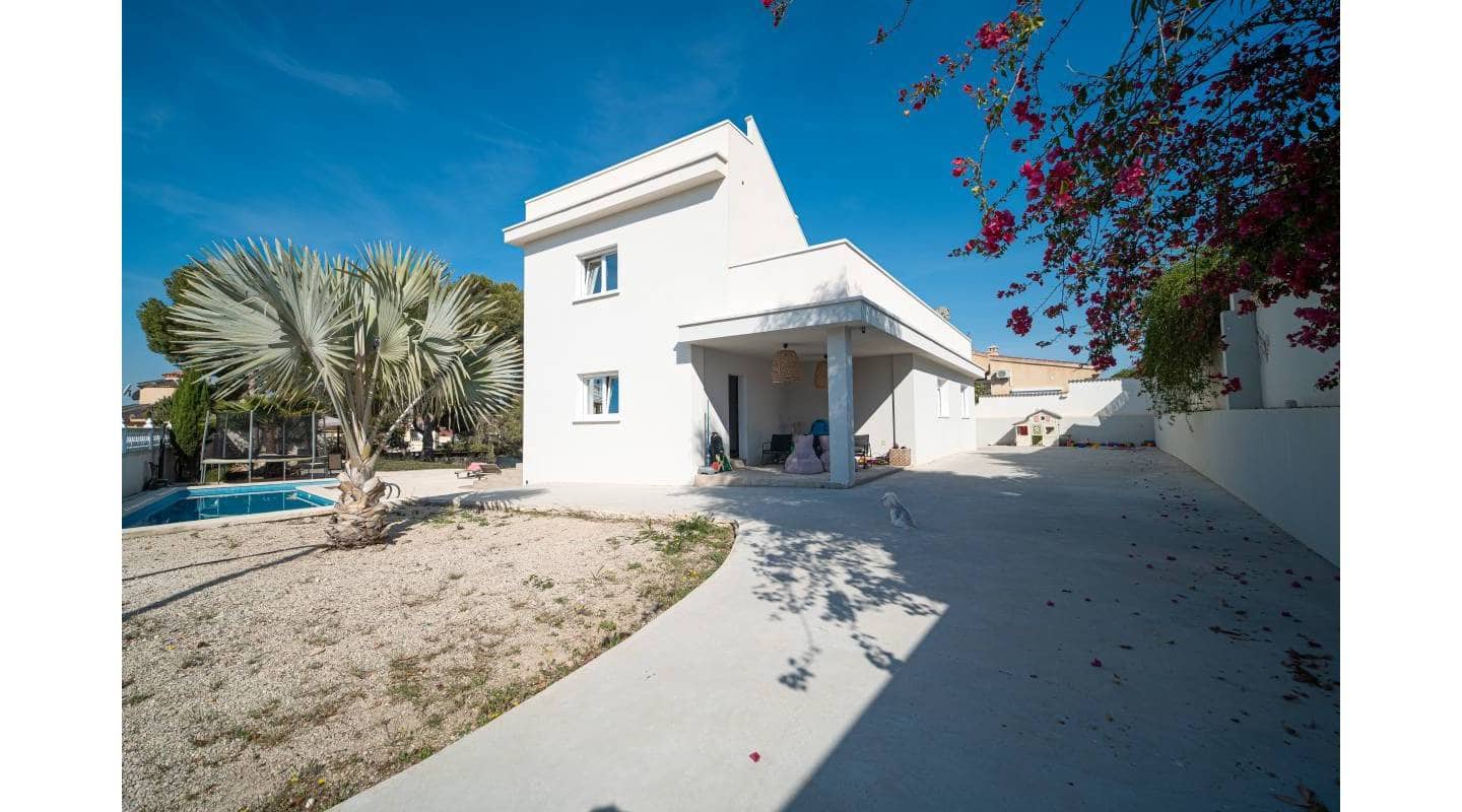 4 makuuhuone Huvila myytävänä paikassa Ciudad Quesada mukana uima-altaan - 549 950 € (Ref: 9127407)