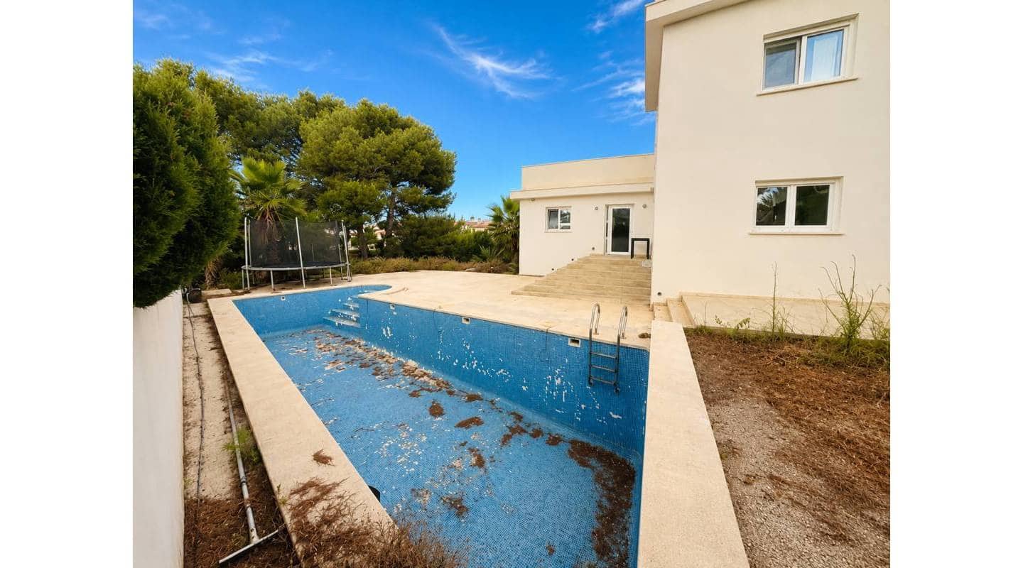 4 soverom Villa til salgs i Ciudad Quesada med svømmebasseng garasje - € 549 950 (Ref: 9127407)