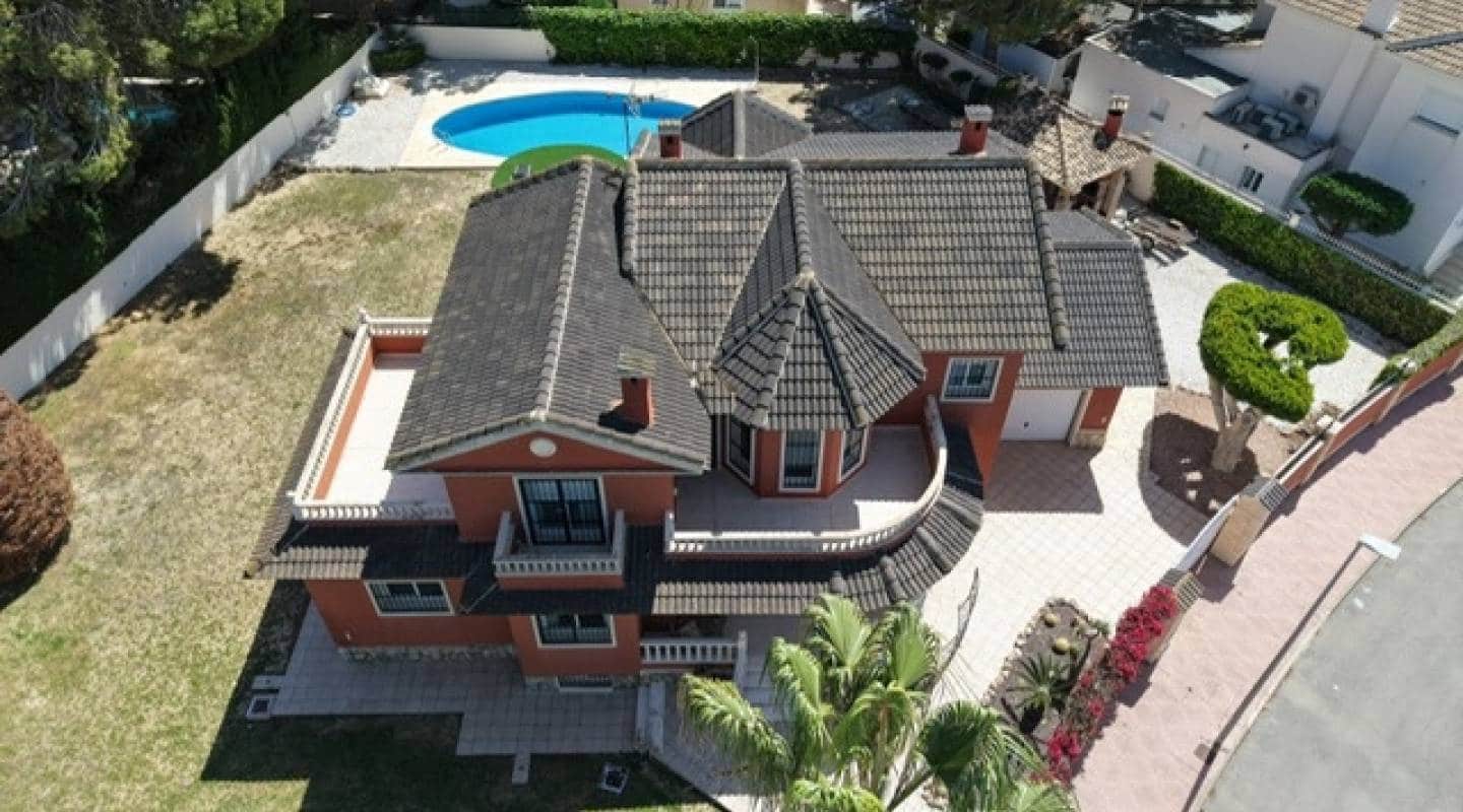 4 bedroom Villa for sale in Dona Pepa with pool - € 1,099,000 (Ref: 9127414)