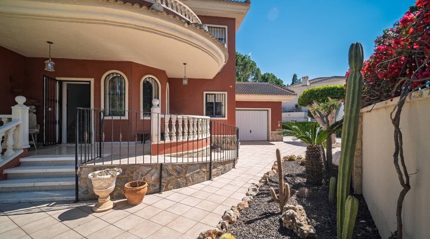 4 bedroom Villa for sale in Dona Pepa with pool - € 1,099,000 (Ref: 9127414)