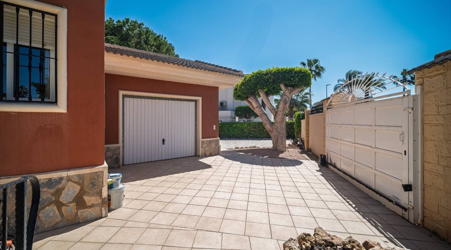 4 bedroom Villa for sale in Dona Pepa with pool - € 1,099,000 (Ref: 9127414)