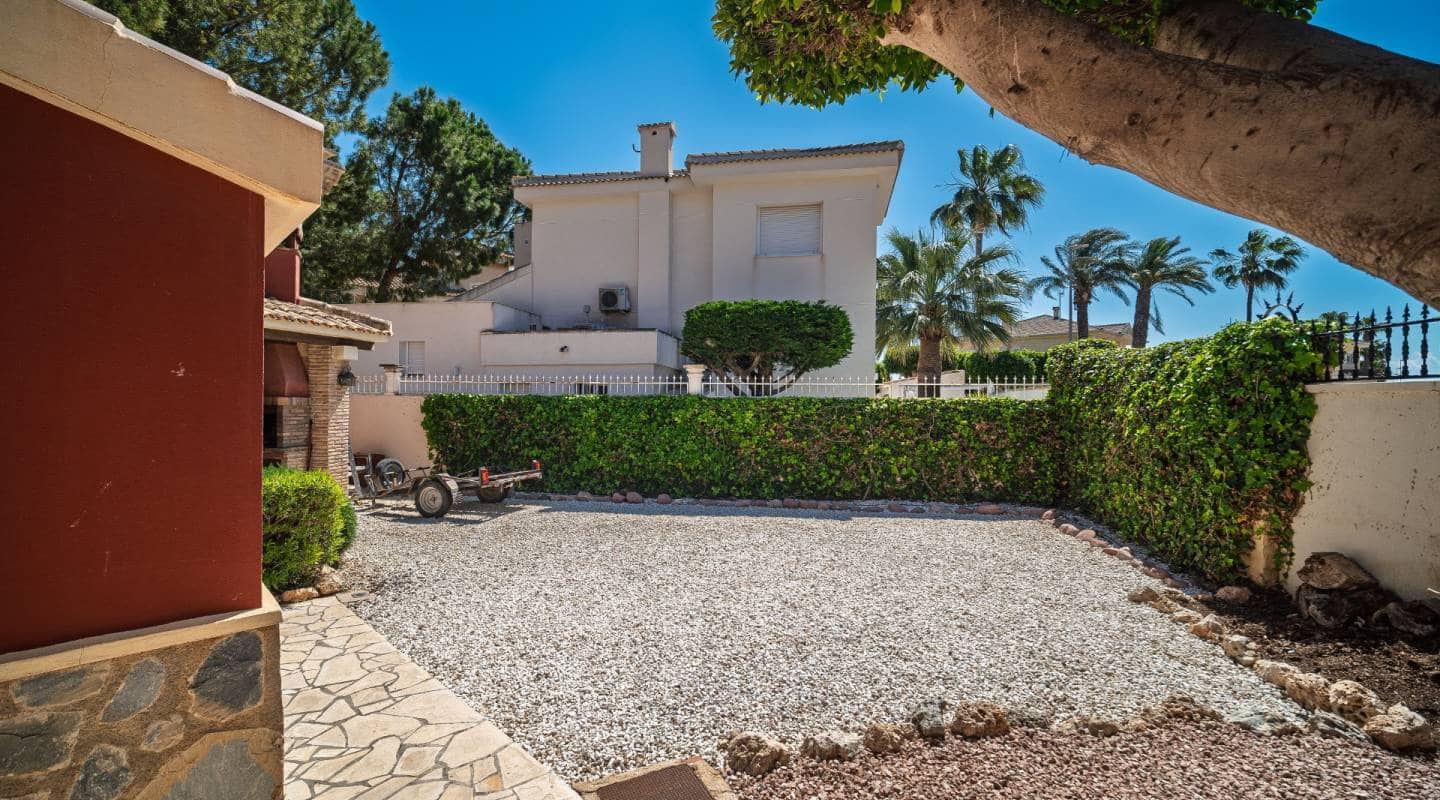 4 bedroom Villa for sale in Dona Pepa with pool - € 1,099,000 (Ref: 9127414)