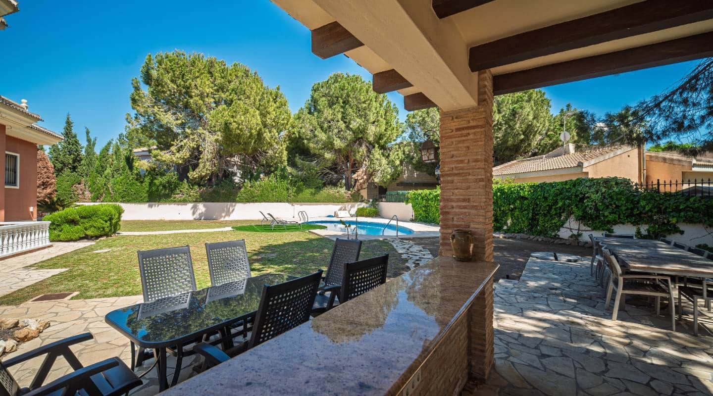 4 bedroom Villa for sale in Dona Pepa with pool - € 1,099,000 (Ref: 9127414)