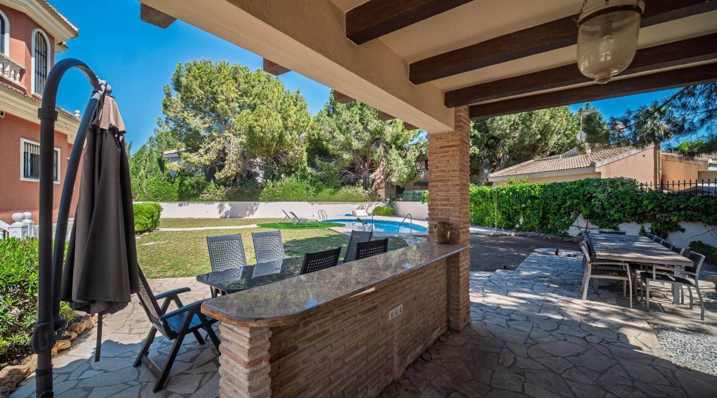 4 bedroom Villa for sale in Dona Pepa with pool - € 1,099,000 (Ref: 9127414)