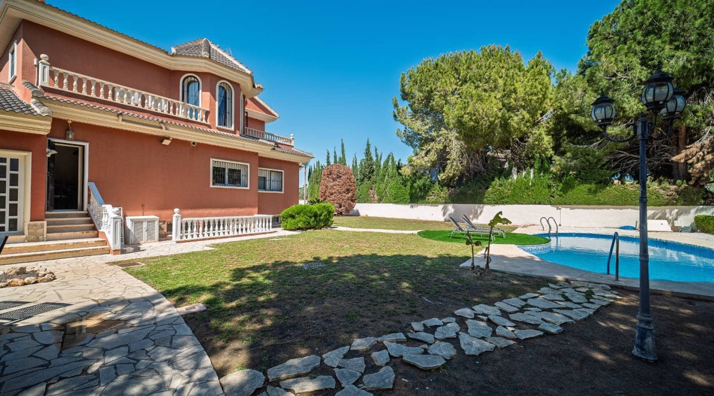 4 bedroom Villa for sale in Dona Pepa with pool - € 1,099,000 (Ref: 9127414)