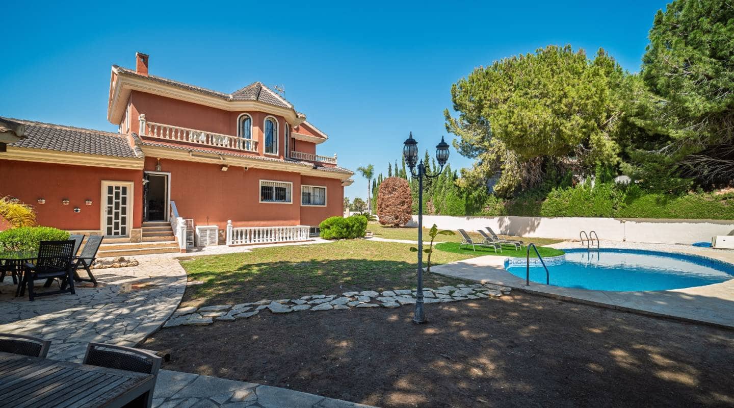 4 bedroom Villa for sale in Dona Pepa with pool - € 1,099,000 (Ref: 9127414)