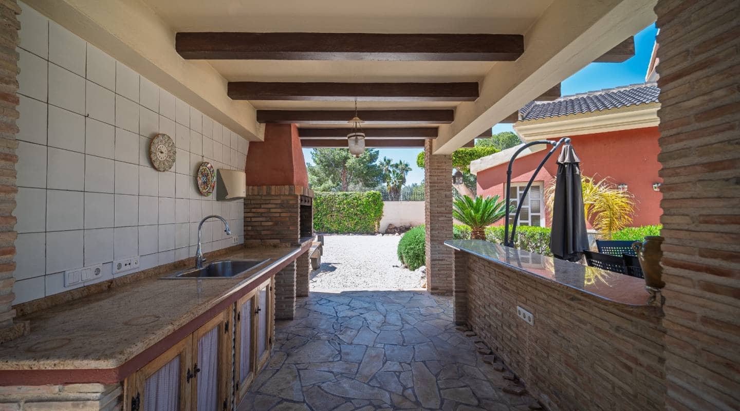 4 bedroom Villa for sale in Dona Pepa with pool - € 1,099,000 (Ref: 9127414)