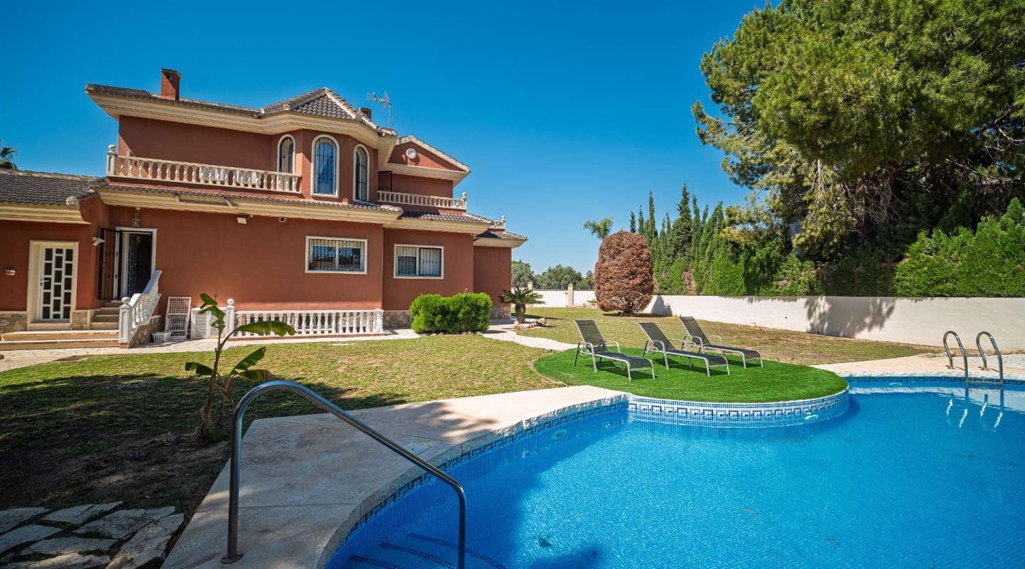 4 bedroom Villa for sale in Dona Pepa with pool - € 1,099,000 (Ref: 9127414)