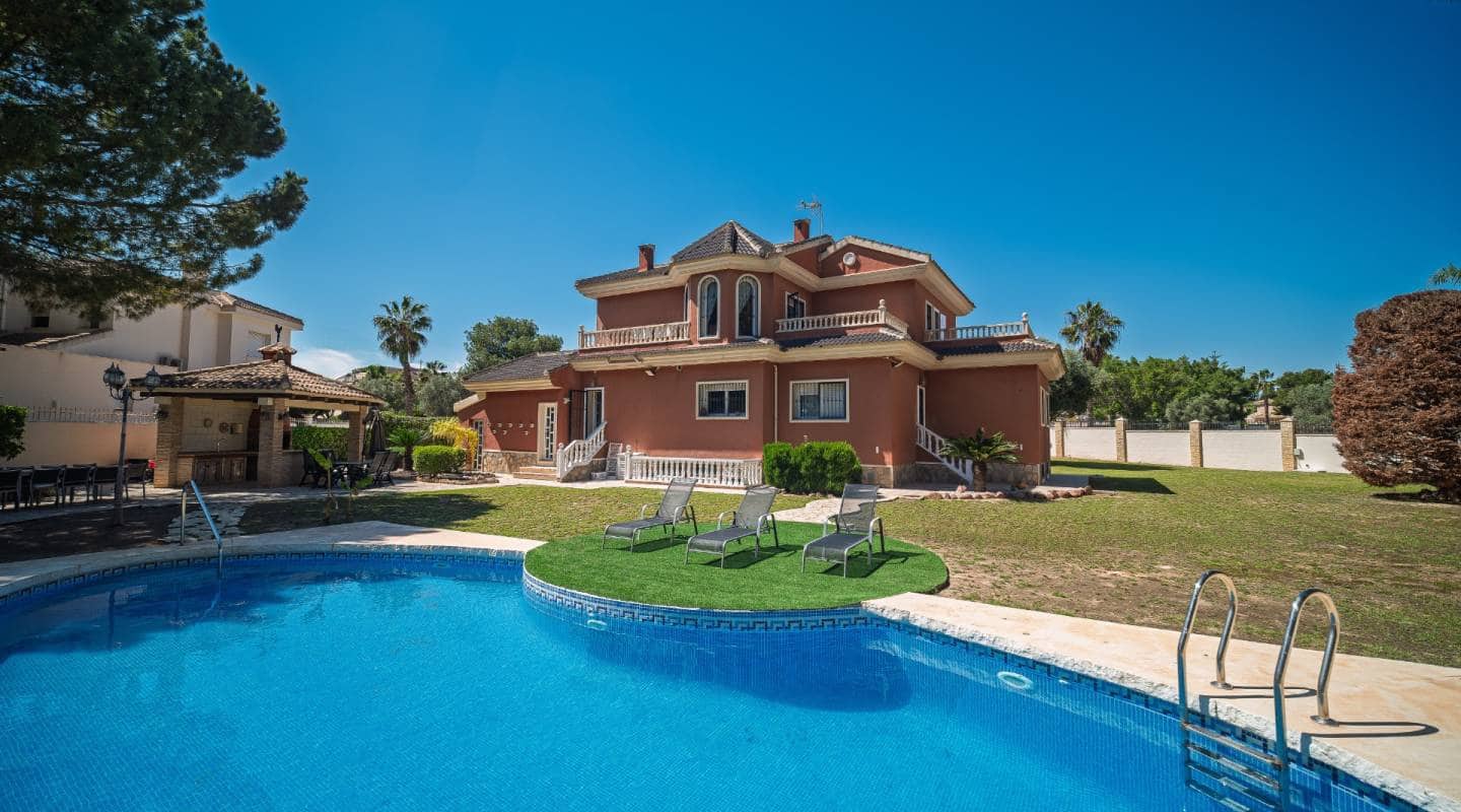 4 bedroom Villa for sale in Dona Pepa with pool - € 1,099,000 (Ref: 9127414)
