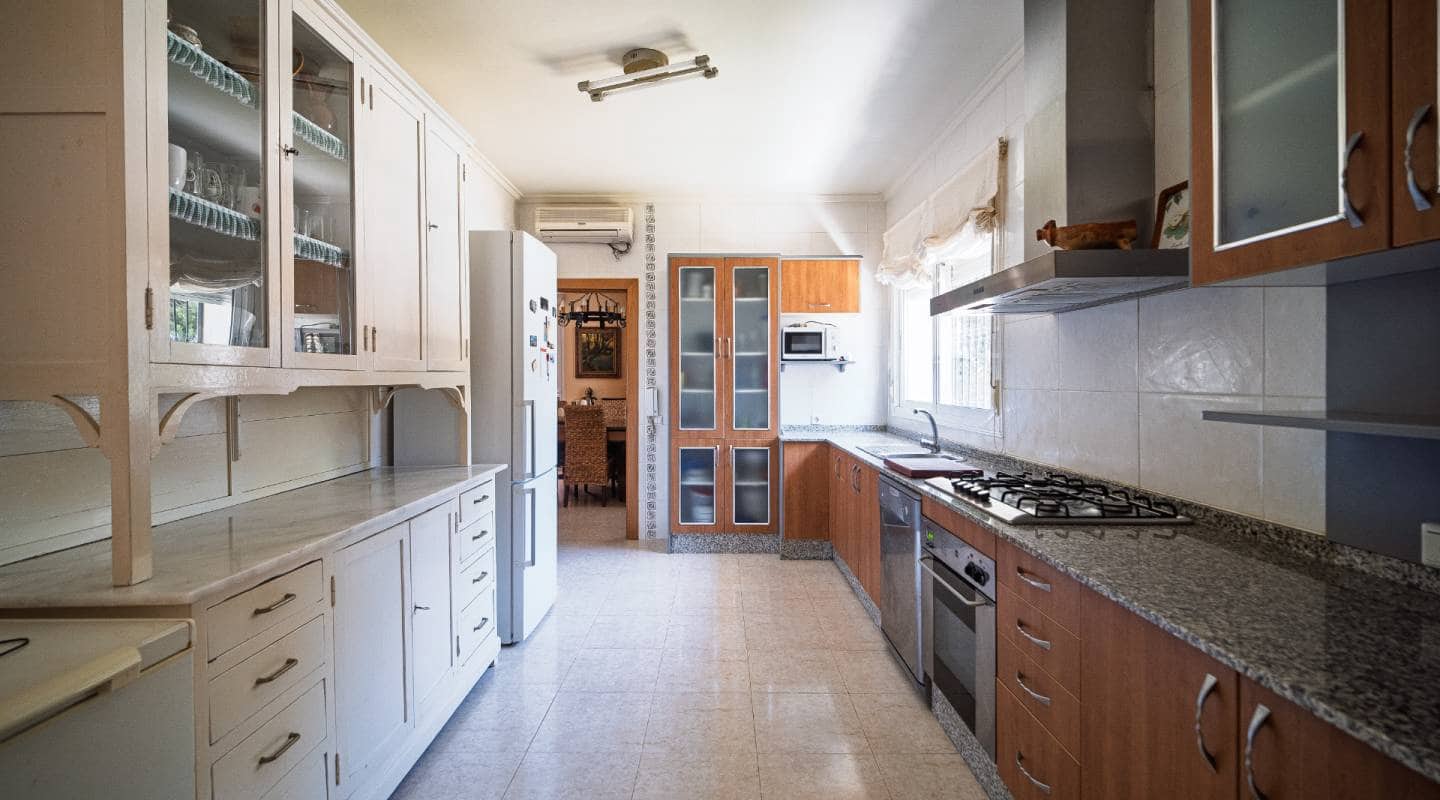 4 bedroom Villa for sale in Dona Pepa with pool - € 1,099,000 (Ref: 9127414)