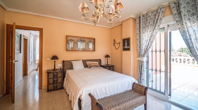 4 slaapkamer Villa te koop in Doña Pepa, Rojales met zwembad - € 1.099.000 (Ref: 9127414)